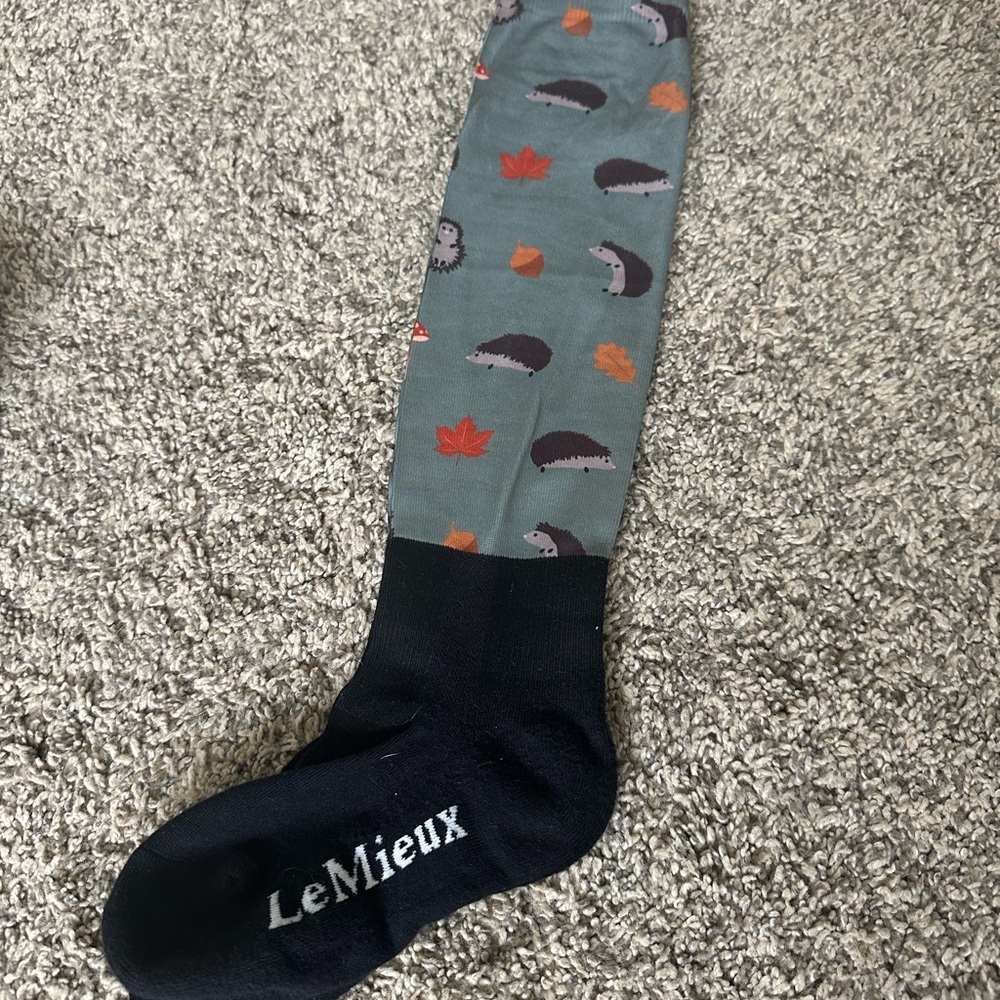 Lemieux ice blue cropped hoodie & hedgehog socks - Picture 2 of 4
